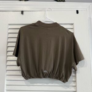 Alo Yoga Olive Green Cropped T-Shirt